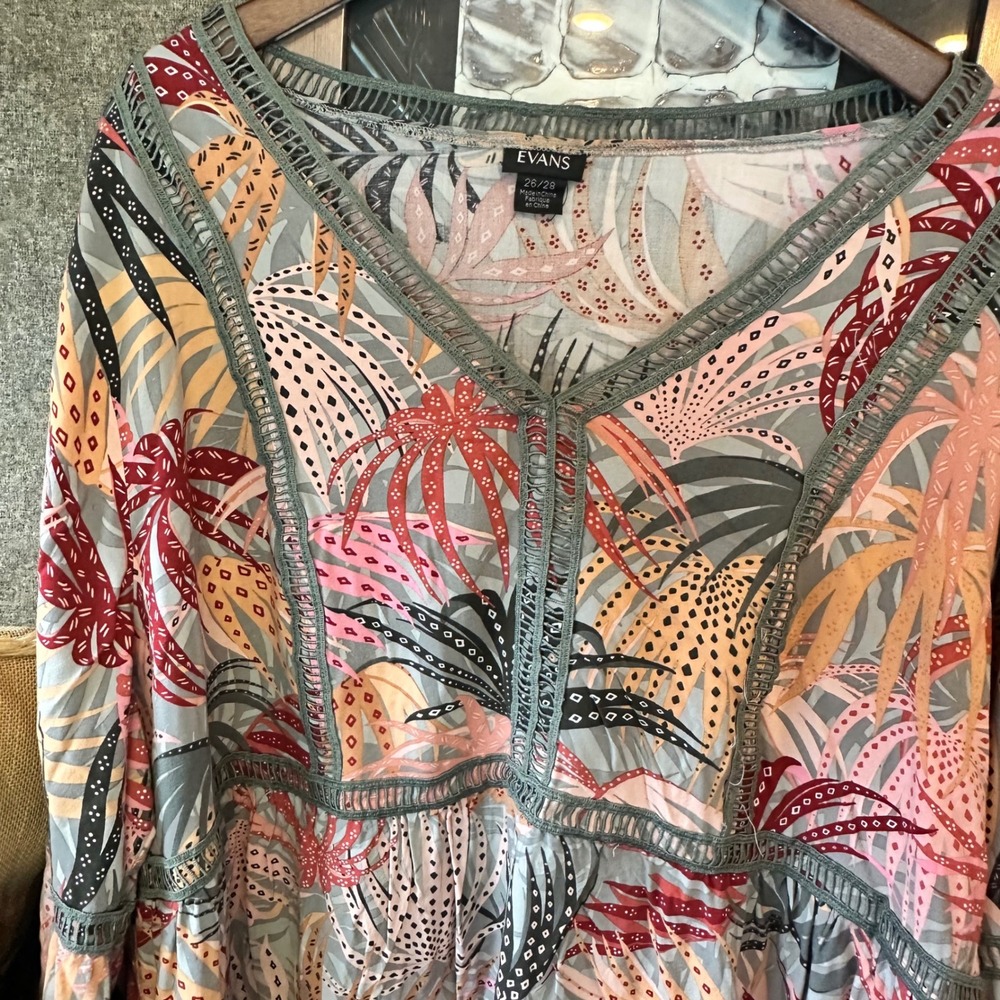 Evans Plus Sz 26/28 Tropical Palm Leaf Lace Trim V-Neck Bell Sleeve Blouse Boho - Picture 7 of 7